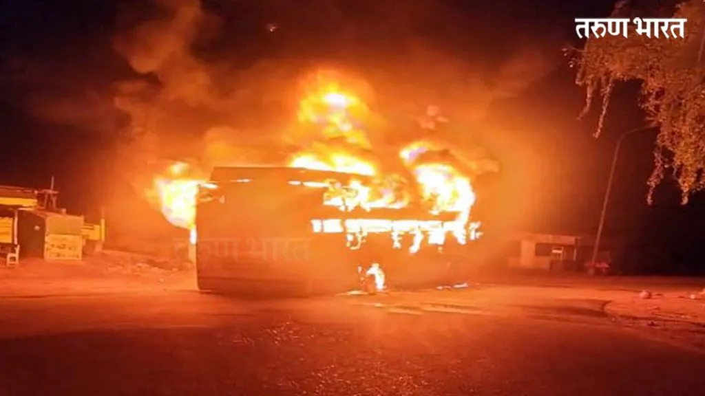 हुबळी जवळ बर्निंग ट्रॅव्हल्सचा थरार