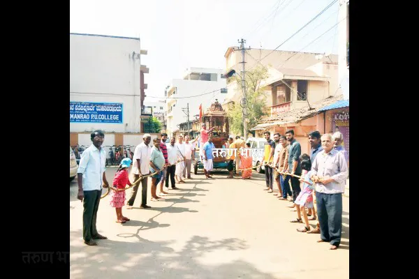 शहापूर येथील विठ्ठलदेव मंदिरात रथोत्सव