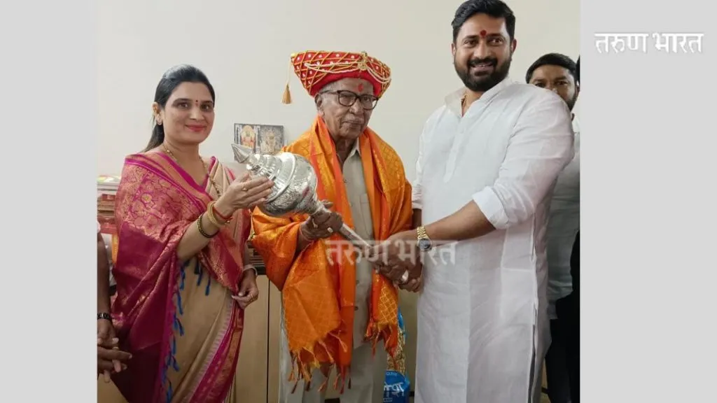 शिंदे सरकारने मराठा समाजाला ओबीसीतून आरक्षण द्यावे