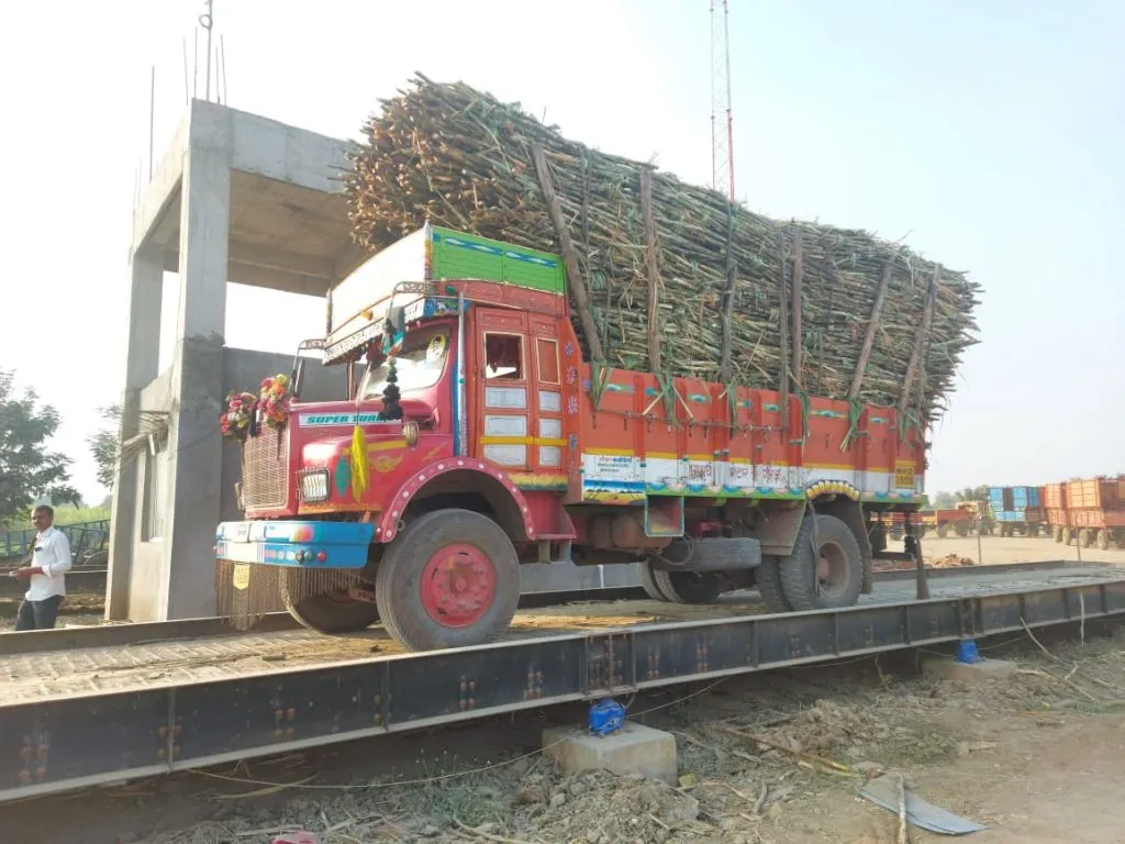 साखर कारखान्यांनी खासगी काट्यावर वजन केलेला ऊस नाकारल्यास कारवाई