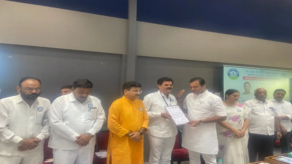 राष्ट्रीय सरपंच संसदेच्या जिल्हा समन्वयक पदी प्रेमानंद देसाई यांची नियुक्ती