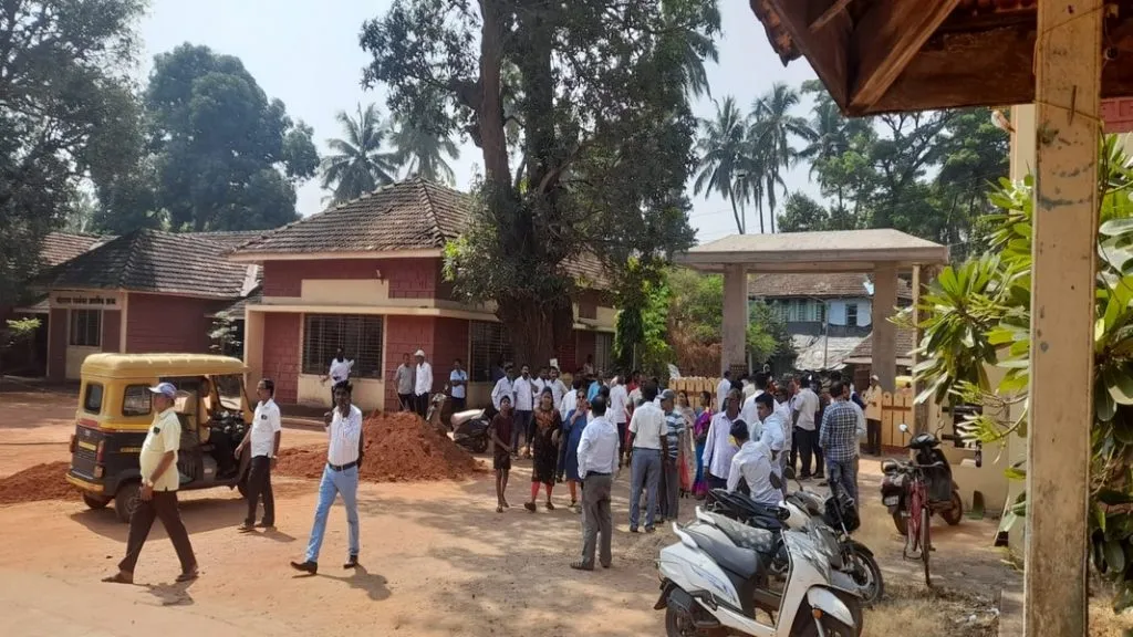 मालवणात खरेदी-विक्री संघासाठी मतदान सुरू