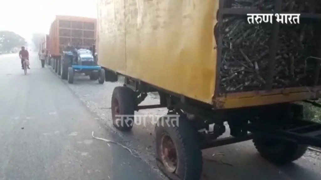 ऊस वाहतूक करणाऱ्या ट्रॅक्टरच्या टायरी फोडल्या; बळीराजा संघटना आक्रमक