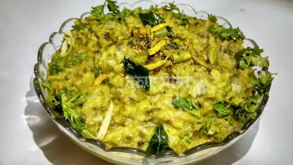 थंडीत बनवा गरमा-गरम बाजरीची खिचडी,जाणून घ्या रेसीपी