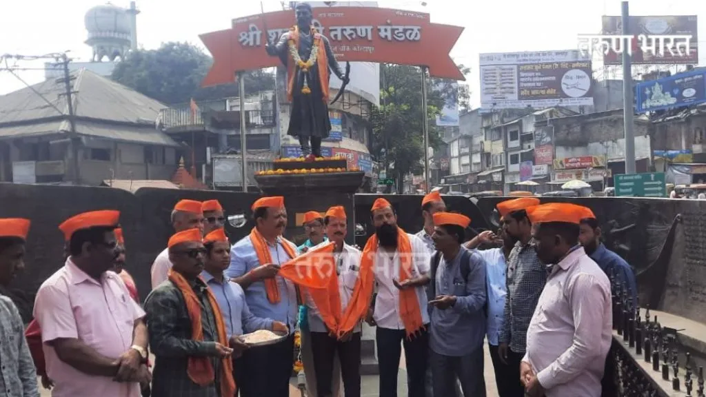 …तर विशाळगडावरील अतिक्रमण आम्ही हटवू, खानाच्या कबरीवरील अतिक्रमण हटवल्यानंतर कोल्हापुरात शिवप्रेमींकडून जल्लोष