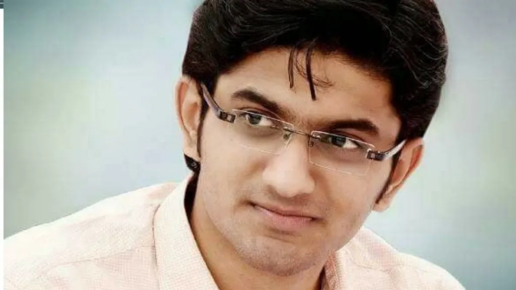 Satara: पालकमंत्र्यांचा फोटो असलेला शिवतीर्थावरील बॅनर हटवला