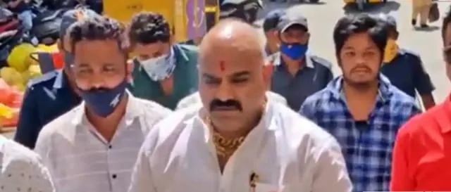 पुण्यात मनसेला खिंडार; तब्बल 400 पदाधिकाऱ्यांचे राजीनामे