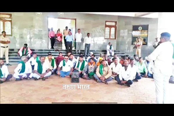 हेस्कॉम विरोधात शेतकऱ्यांचे आंदोलन