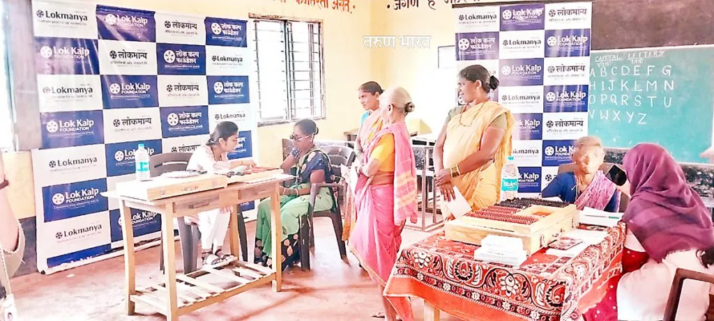 माणमध्ये लोककल्प फौंडेशनतर्फे नेत्रतपासणी मोफत शिबिर