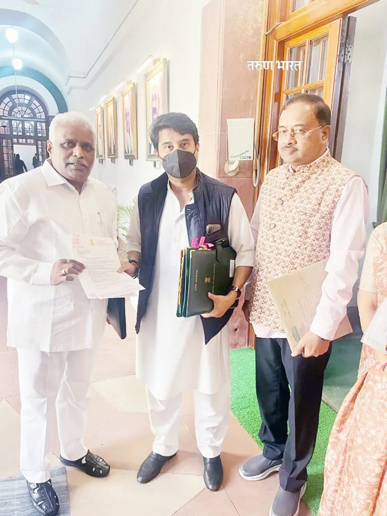 विमानफेऱ्या पूर्ववत करण्याची केंद्रीय मंत्र्यांकडे मागणी