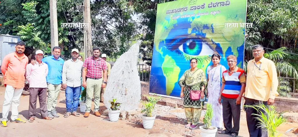 टायकॅथॉन उपक्रमांतर्गत टाकावू बाटल्यांपासून विविध प्रतिकृती