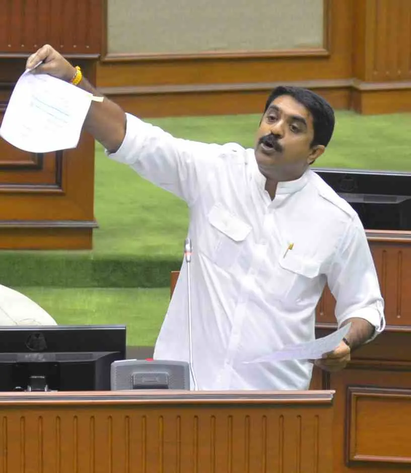 कर्ज काढून सोहळे करणारे सरकार