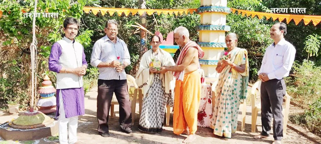 हुतात्मा बाळा राया मापारी यांच्या कन्येचा जीवनमुक्त महाराज मठात गौरव