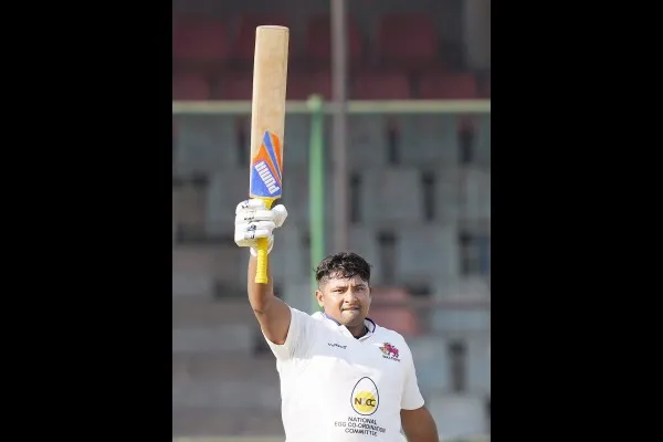 मुंबईच्या सर्फराज खानचे दमदार शतक