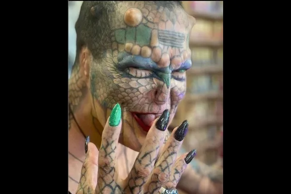 ड्रगनप्रमाणे दिसण्यासाठी बॉडी मॉडिफिकेशन