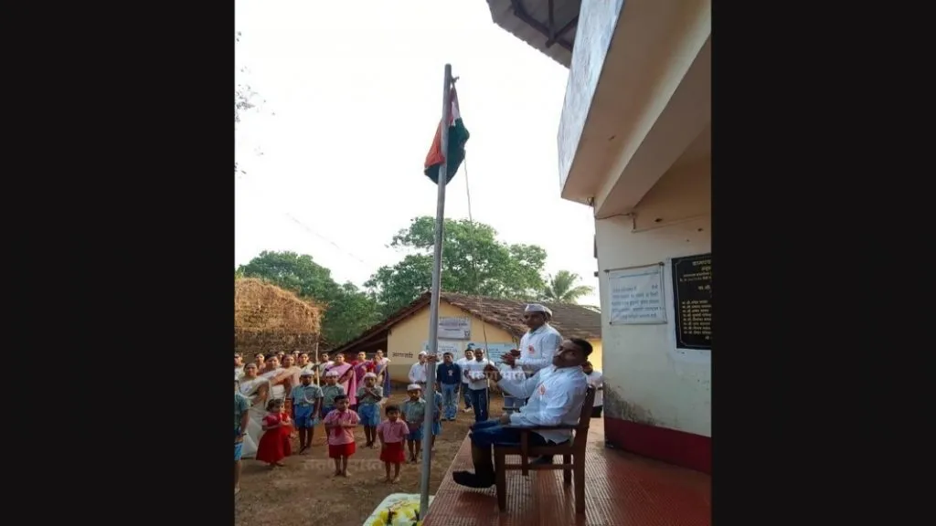 कवठणी गावच्या सरपंचानी दिला दिव्यांग तरुणाला ध्वजारोहणाचा मान !