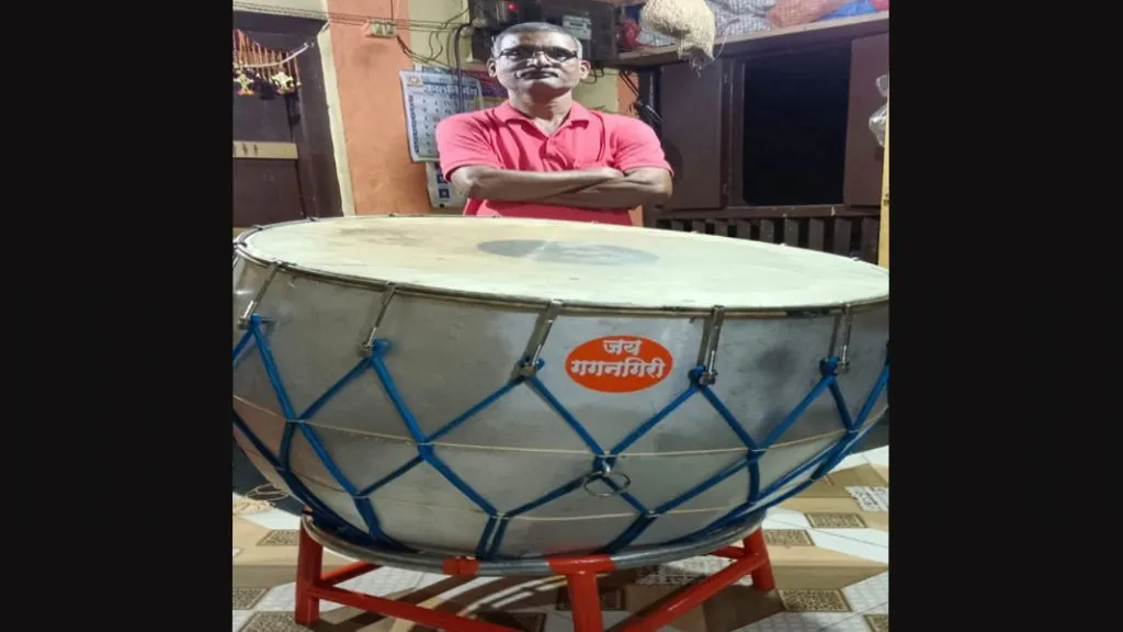 त्रिंबकच्या अवलिया कलाकाराने बनवला भलामोठा नगारा