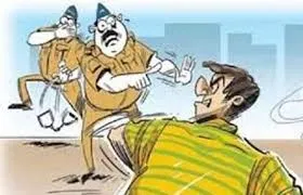 खडकी परिसरात पोलिसांना धक्काबुक्की