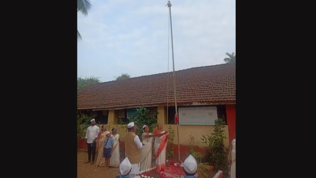 सातोसेत आदर्शमाता,सेवानिवृत्त महिलांना दिला ध्वजारोहणाचा मान