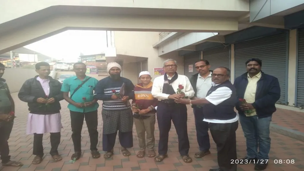 सानेगुरुजी कथामाला अधिवेशनासाठी कथामालेचे कार्यकर्ते उस्मानाबादला