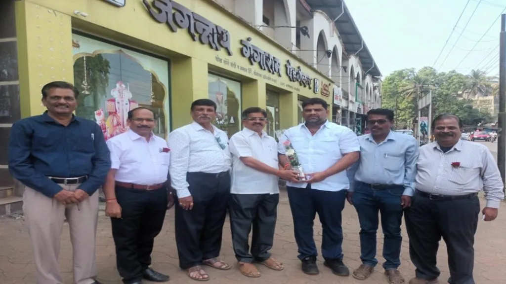 आ. वैभव नाईकांकडून अभिमन्यू लोंढे यांचा गौरव