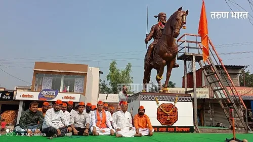 Sangli :आष्ट्यात उभारला शिवरायांचा 12 फुटी अश्वारूढ पुतळा