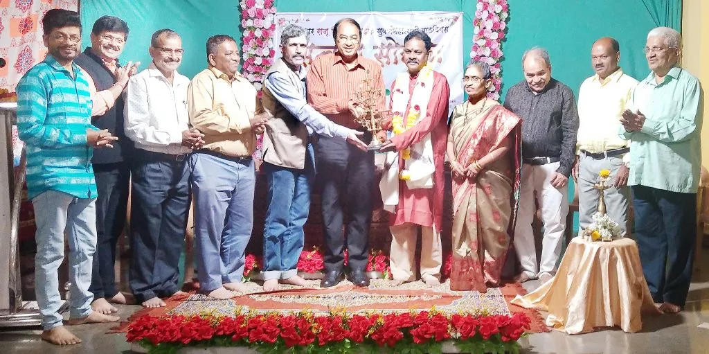 कष्टपूर्वक प्रवासातून पुढे आलेले राजू भिकारो नाईक