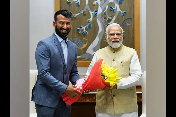 100 व्या कसोटीच्या आधी पुजाराकडून पंतप्रधानांची भेट