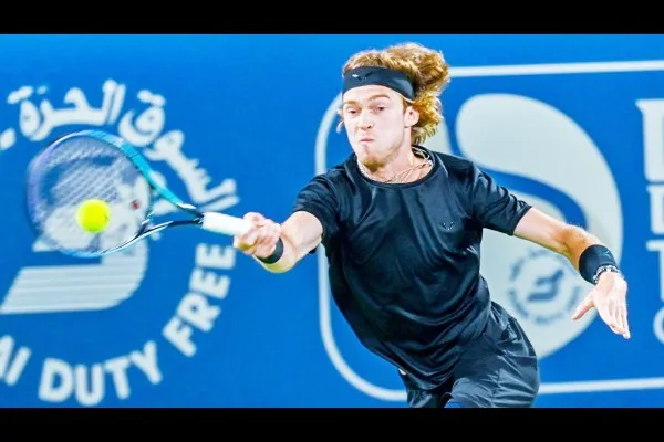 रशियाच्या रुबलेवची विजयी सलामी