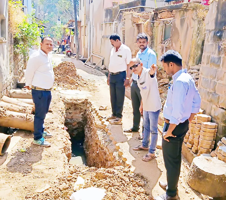 मोर्चा काढताच अधिकाऱ्यांकडून पाहणी