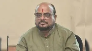 चार-पाच डाकूंकडून उद्धव साहेबांना चुकीचे फिडींग