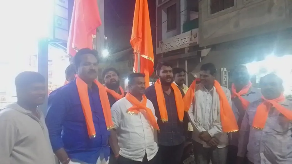 Solapurमहाराष्ट्रात शिवसेना एकमुखी करण्यासाठी ठाकरे यांनी शिंदे यांचे नेतृत्व मान्य करावे : महेश चिवटे