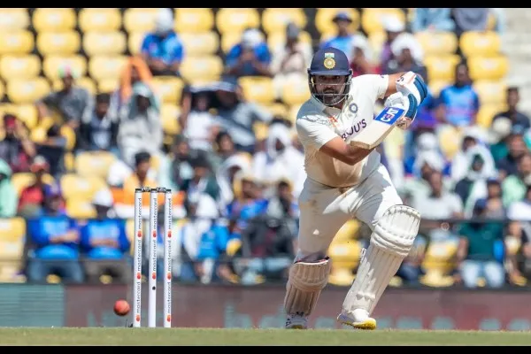 रोहितचे शतक, जडेजा-अक्षरची नाबाद अर्धशतके