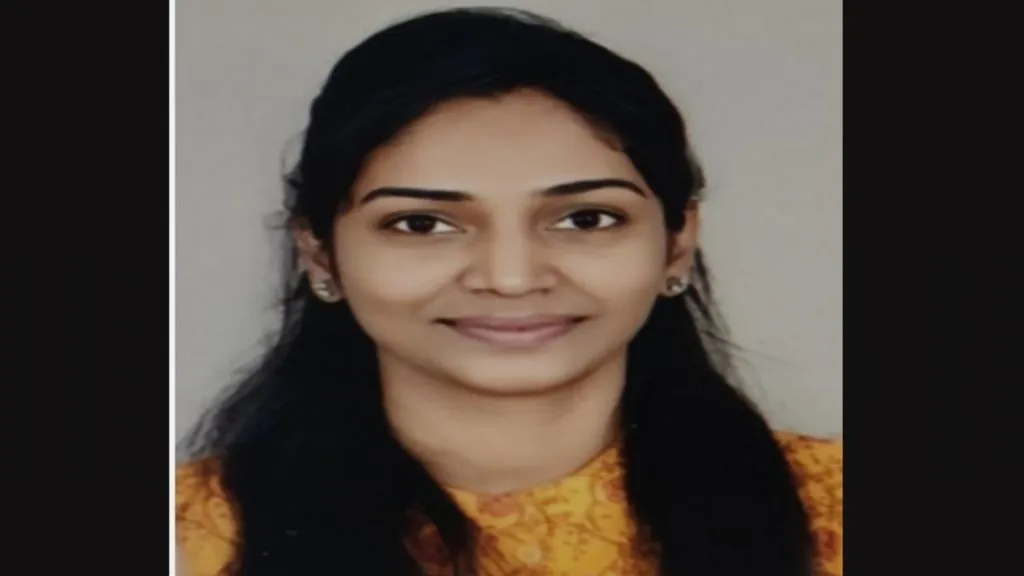डेगवेची प्रियांका देसाई नागपूरच्या गव्हर्नमेंट आयुर्वेद कॉलेजात सर्जरी विभागात प्रथम