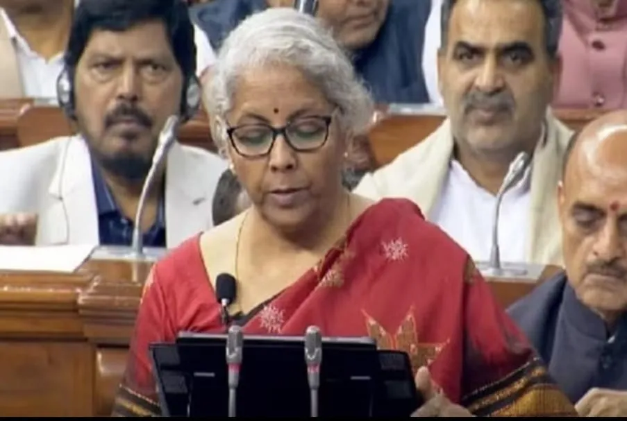 करदात्यांना मोठा दिलासा; 7 लाखांपर्यंचे उत्पन्न करमुक्त