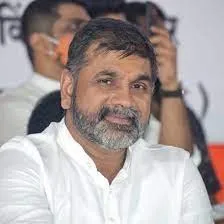 केंद्रातील नेते बोलावण्याची भाजपावर वेळ