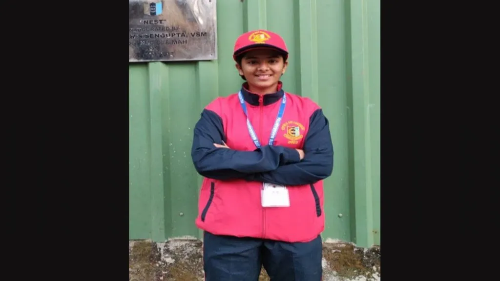 कळसुलकर शाळेकडून सर्जेंट स्वरांगी खानोलकरचा सत्कार