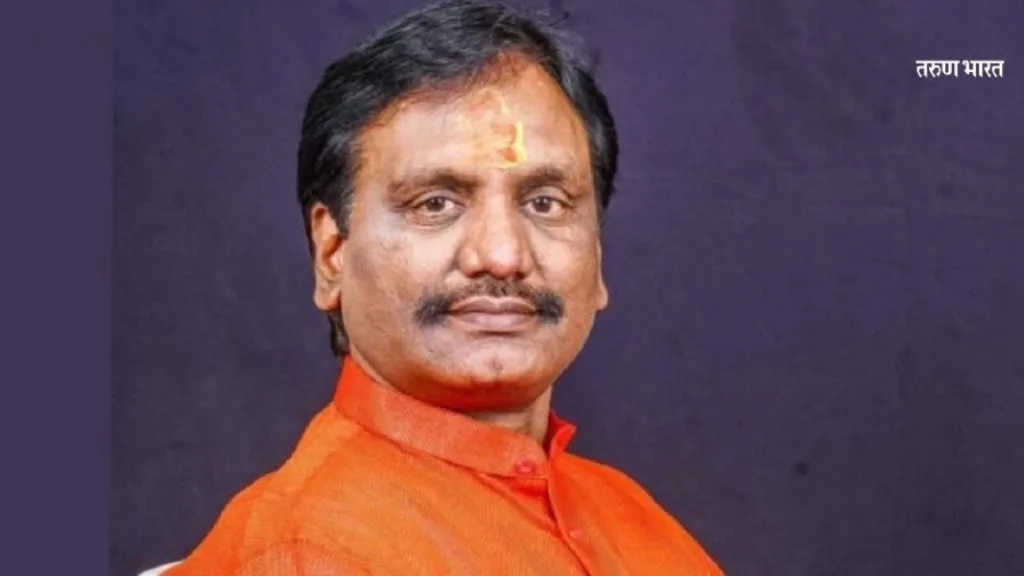 आदित्य ठाकरेंच्या गाडीवर दगडफेक; अंबादास दानवे म्हणाले,जाणीवपूर्वक दुर्लक्ष…