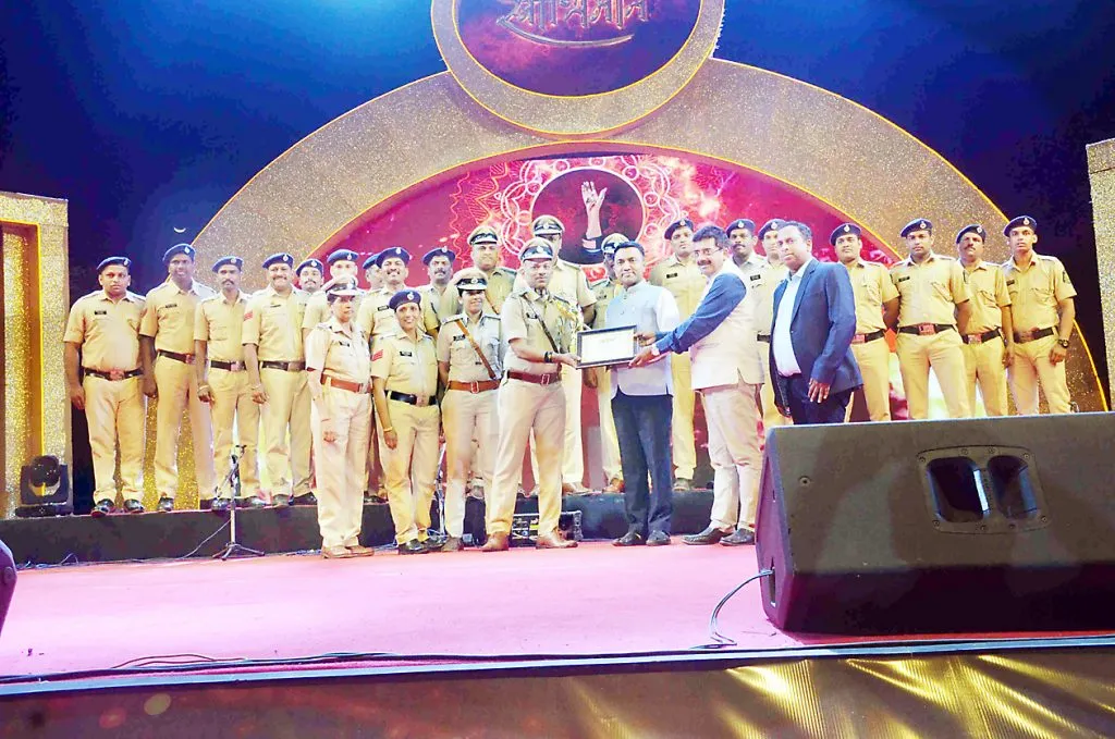 गुन्हे रोखण्यासाठी जनतेने सावध राहण्याची गरज