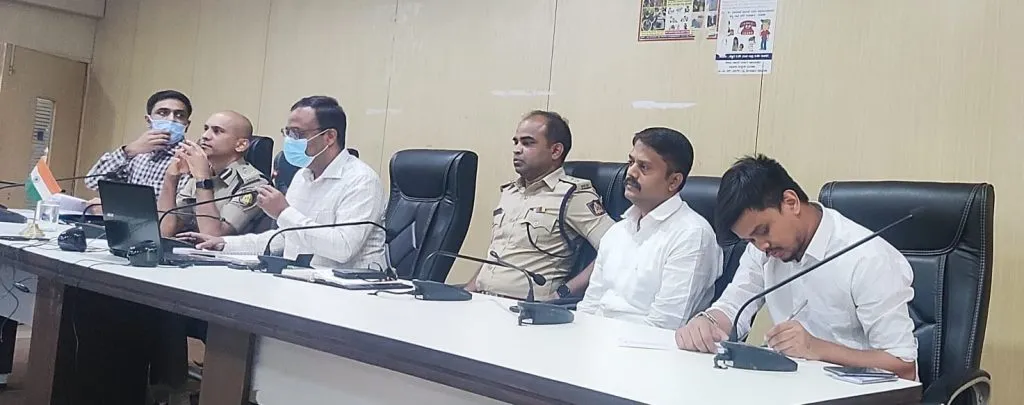 भेटवस्तू वाटपावर करडी नजर