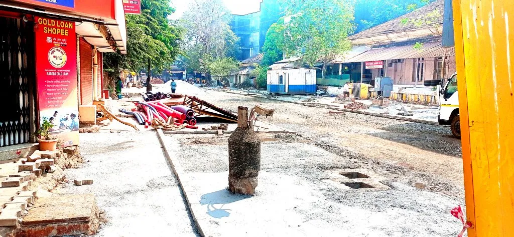 लाईन ’डेड’ झाली तरीही कामे अद्याप जिवंत!