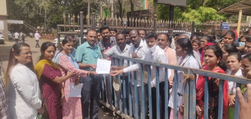 नोकरीत कायमस्वरूपी सामावून घ्या!