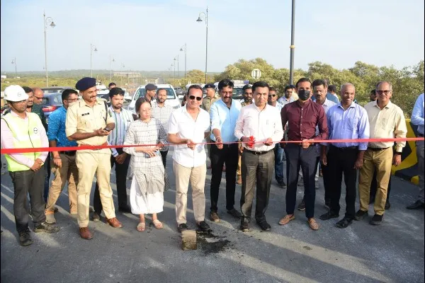 मुख्यमंत्री डॉ. प्रमोद सावंत यांच्याकडून ‘अटल सेतू’ची पाहणी