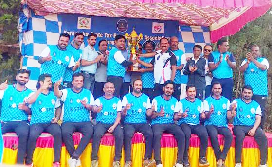 धारवाड अ कडे सुवर्ण केएसटीपीए चषक