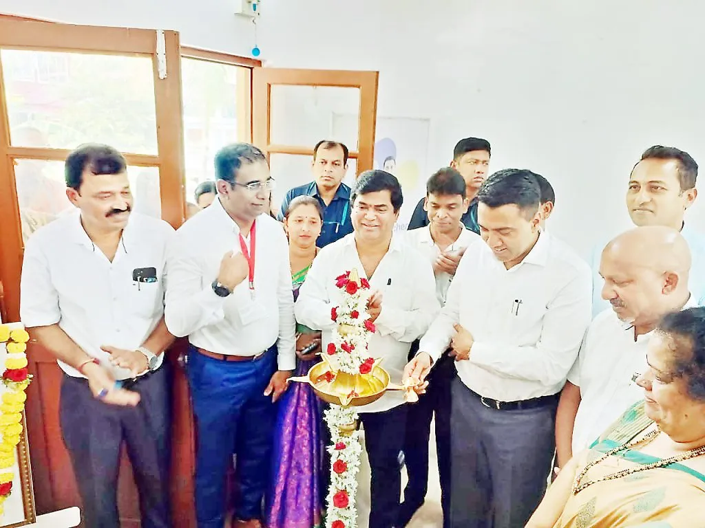 जनतेच्या समस्या सोडविण्यासाठी सदैव प्रयत्नशील