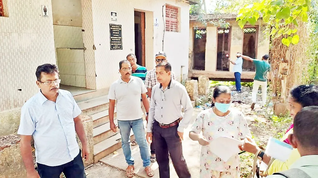 चिंचाळ – शिरवडे येथे झोपडीवजा घरांचे सांडपाणी थेट नाल्यात