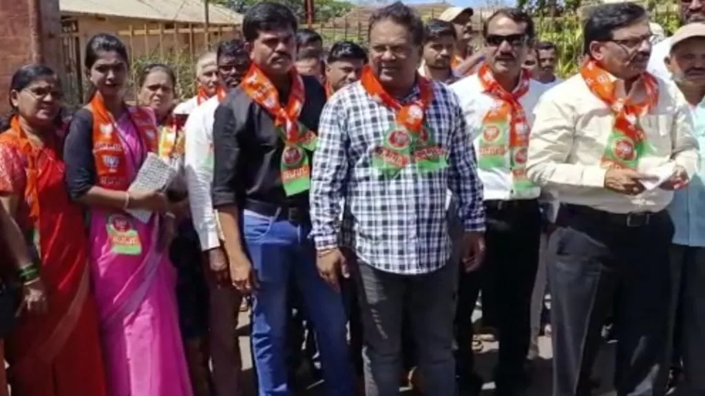 काँग्रेस नेते राहुल गांधींविरोधात रत्नागिरीत भाजप आक्रमक,घोषणा देत निदर्शने