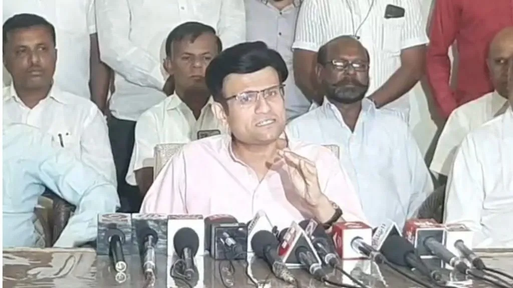 ईडीचा छापा पडताच महिलांना पुढे करून पुरुष मागच्या दाराने पळून गेले- समरजितसिंह घाटगे