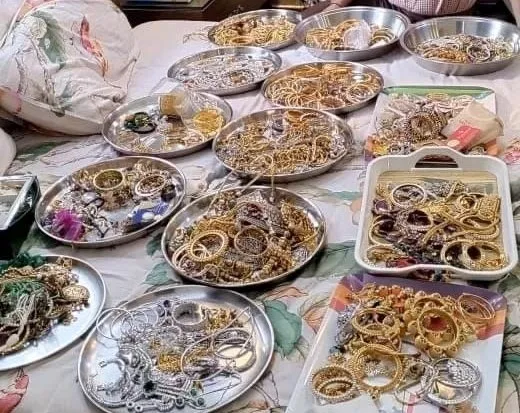 ED ची मुंबई, नागपुरात मोठी कारवाई; 5.51 कोटींचे दागिने, 1.21 कोटींची रोकड जप्त