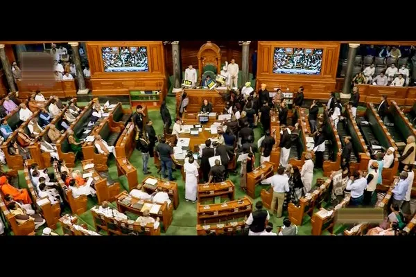 संसदेतील गदारोळ कायम, कामकाज स्थगित